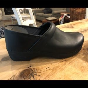 Dansko mens XP 2.0 black burnished nubuck